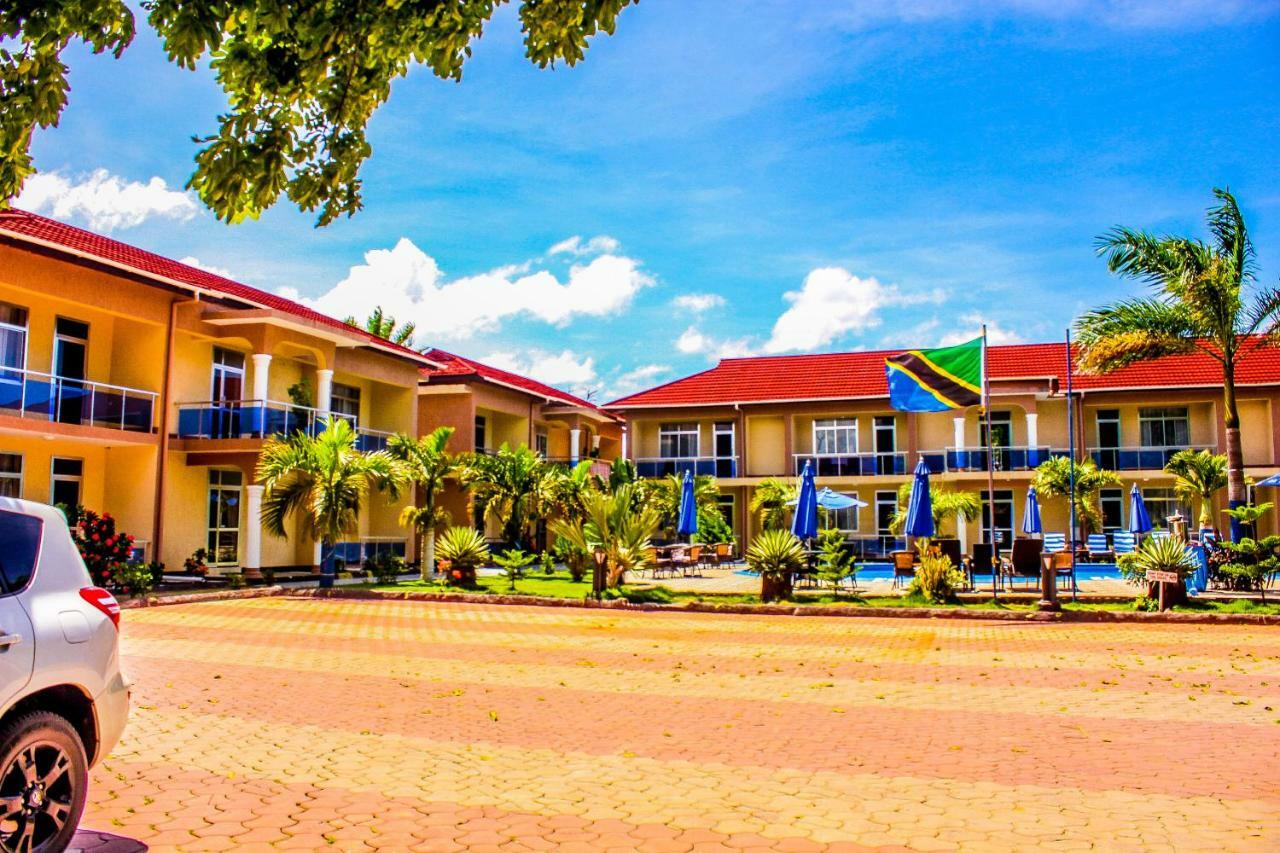 Sea View Beach Resort Lindi Bagian luar foto